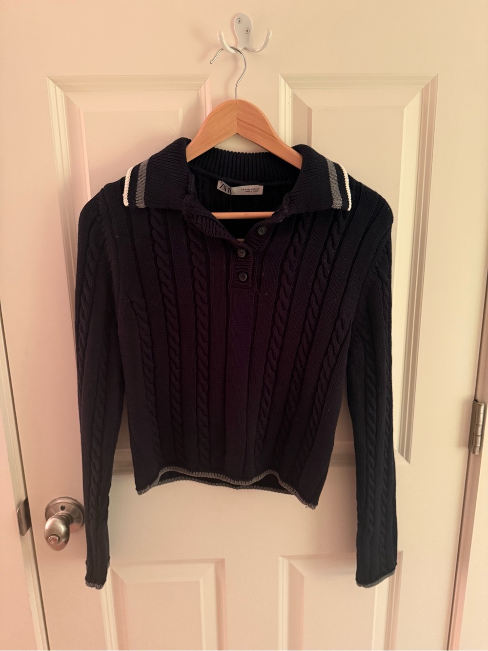 Zara Black Cable-Knit V-Neck Sweater with Contrast Stripe